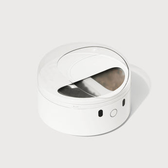 Simplify your pet's mealtime with the CATLINK Feeder Set. 